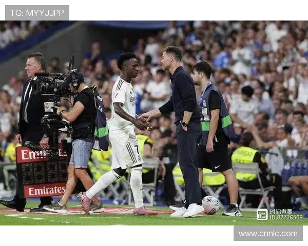 亨利发声力挺皇马今夜同阵站边